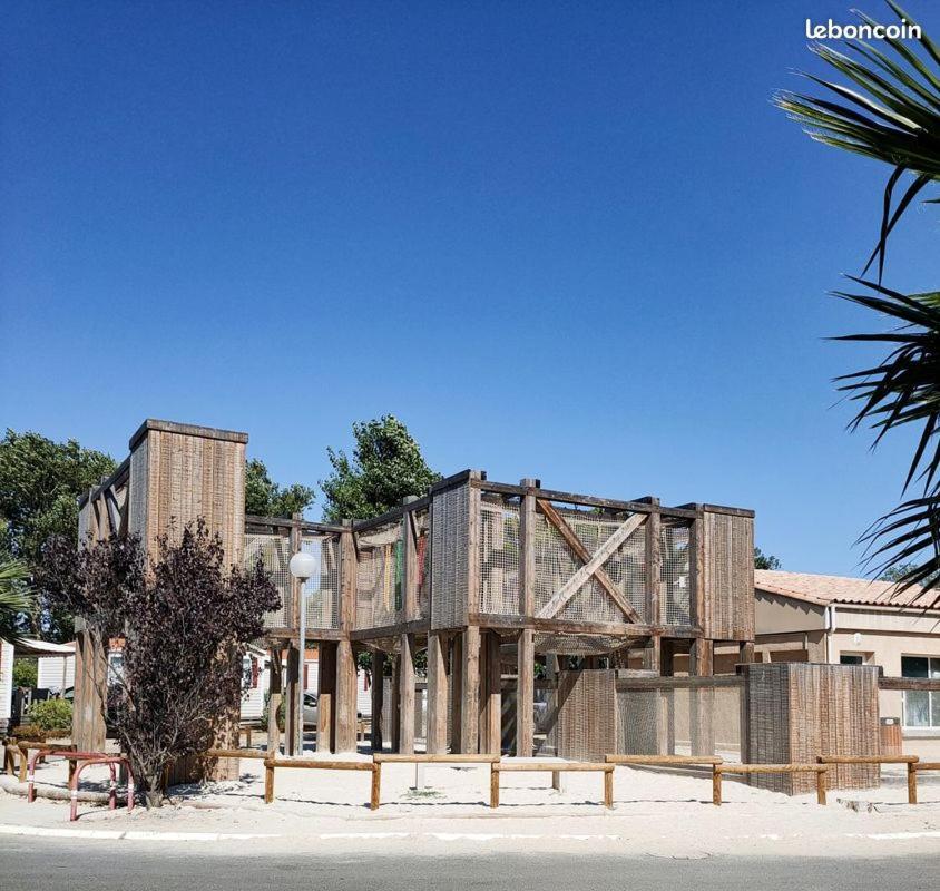 Mobil Premium L048 Camping Narbonne